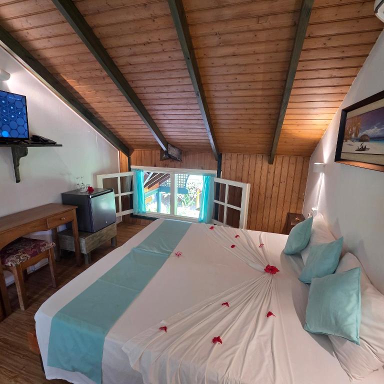 Small Double or Twin Room at La Diguoise