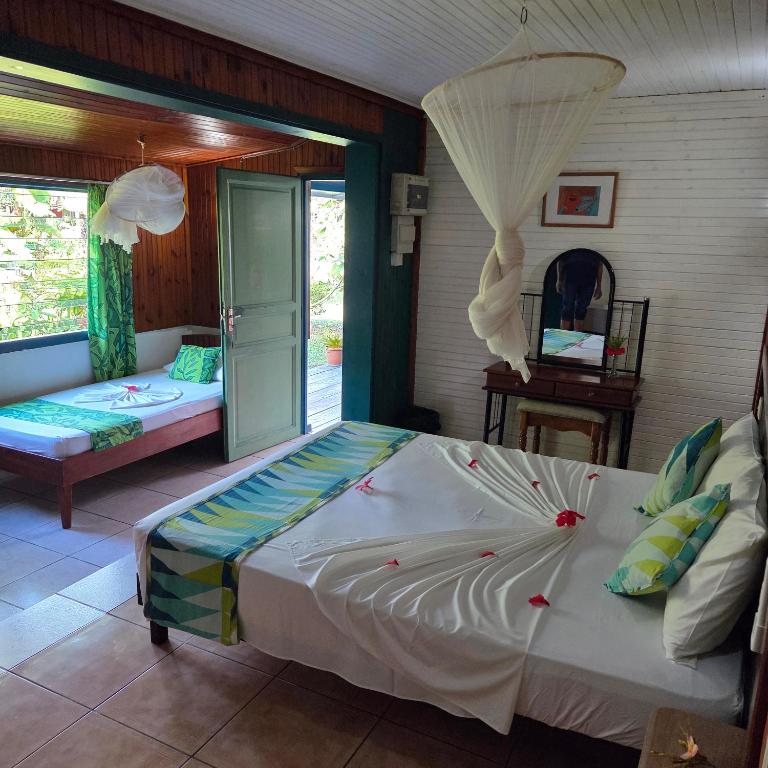 Standard Triple Room at La Diguoise